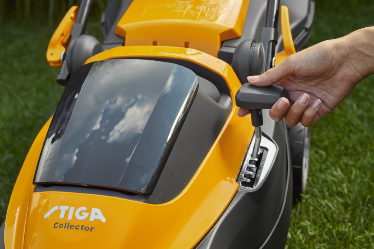 STIGA akkumulátoros fűnyíró COLLECTOR 136e Kit (akkumulátorral és töltővel) - Image 4