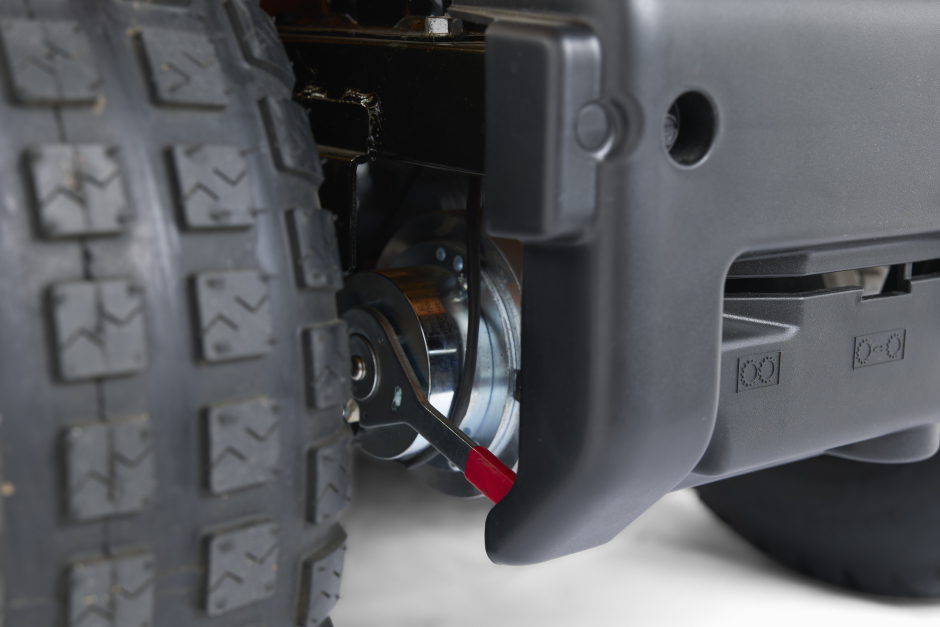 STIGA akkumulátoros oldalkidobós fűnyíró traktor TORNADO 598e - Image 6