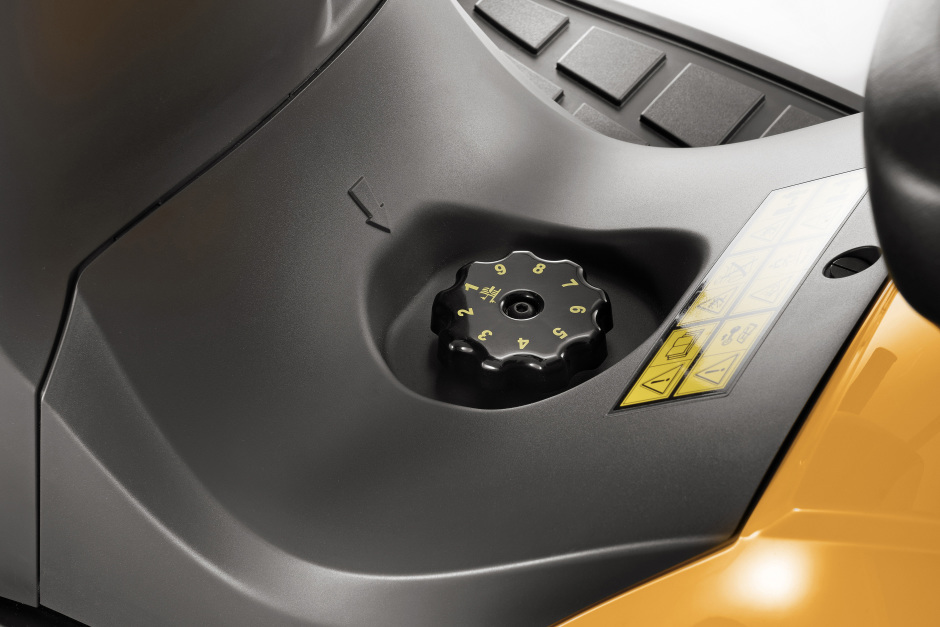 STIGA fűgyűjtős fűnyíró traktor ESTATE 9122 WX 4WD - Image 5